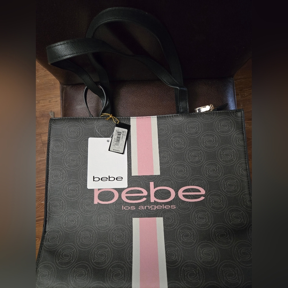 Bebe Graphic Tote With Removable Wrislet Pouch